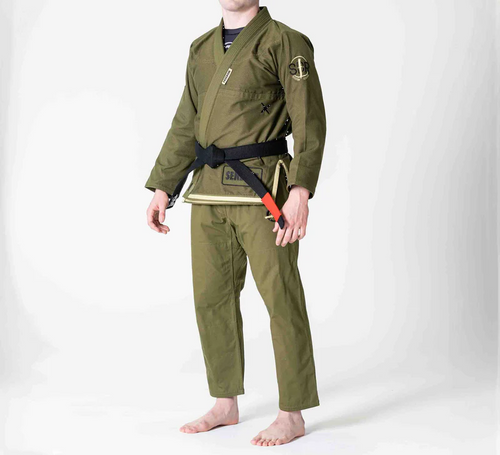 Gi de Jiu Jitsu Fuji Suparaito Sheepdog Response Verde Militar
